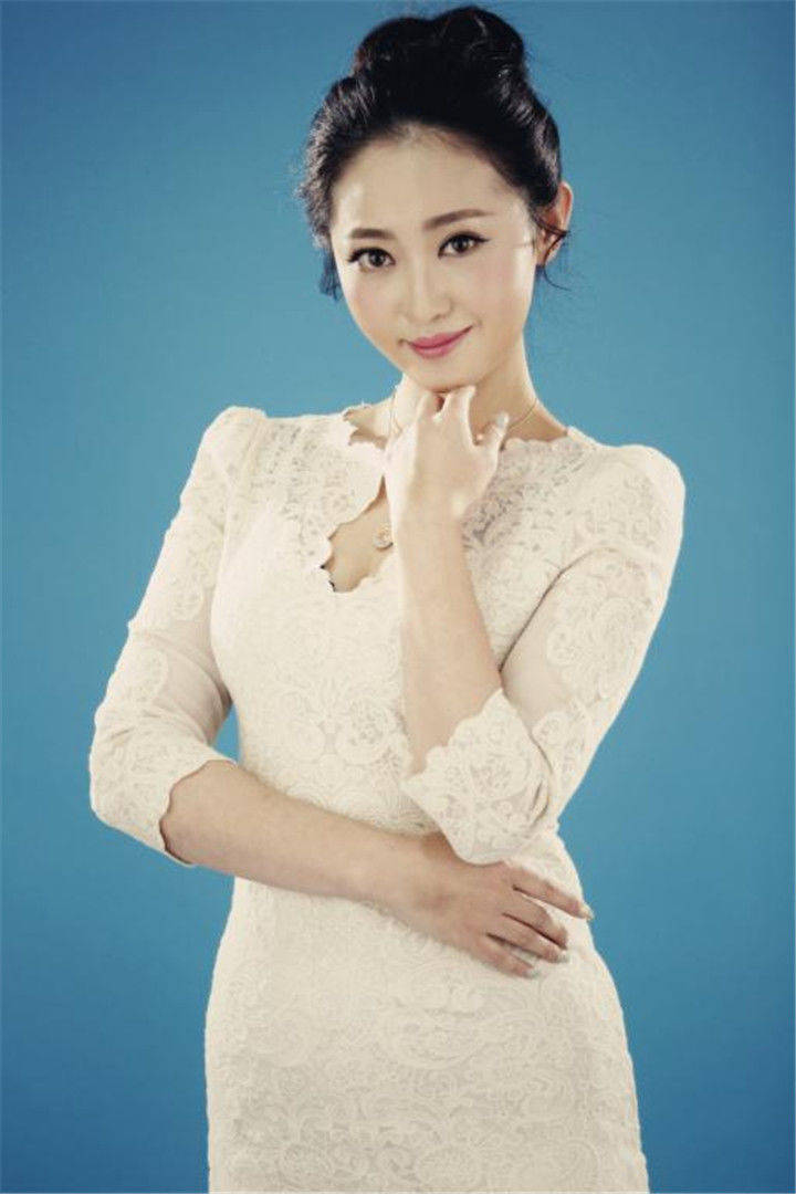 多次登上春晚,捧红丈夫却惨遭离婚,今成制片人仍单身一人!_唐静