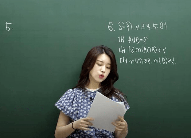 韩国数学老师"女团级颜值"火爆网络,课后甜蜜女友风,太好看了_美女