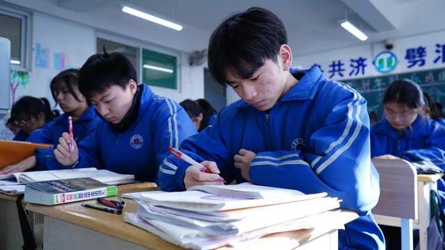 这样一群高三人