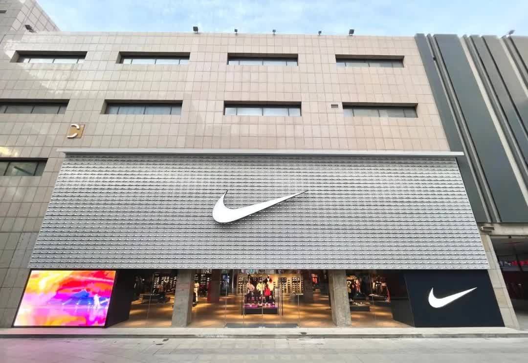 盛大启幕nike beacon 750邯郸天鸿广场▼nike beacon 750邯郸天鸿广场