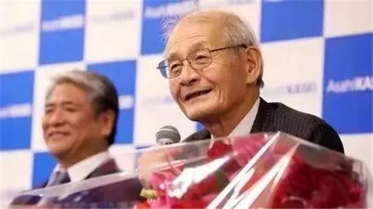 诺奖得主吉野彰 锂电池将撬动电气化转型 25年是拐点i C次元 搜狐汽车 搜狐网
