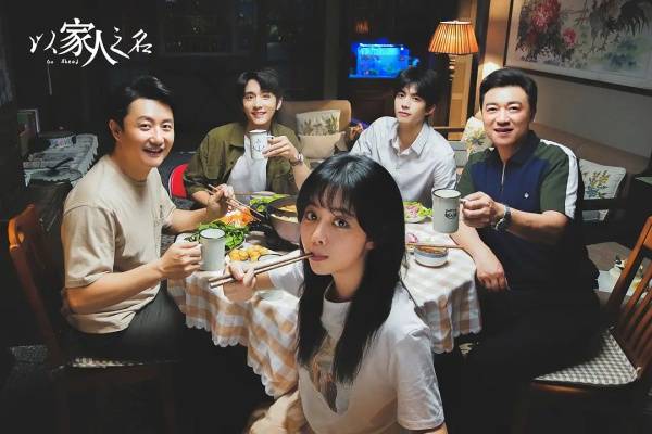 去年以来上星剧中豆瓣打分人数超过10万的十部热剧整体数据