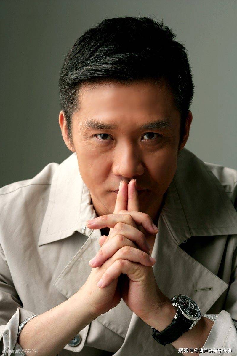 老戏骨黄志忠近况他与大三岁的何音相爱13年后为何离婚