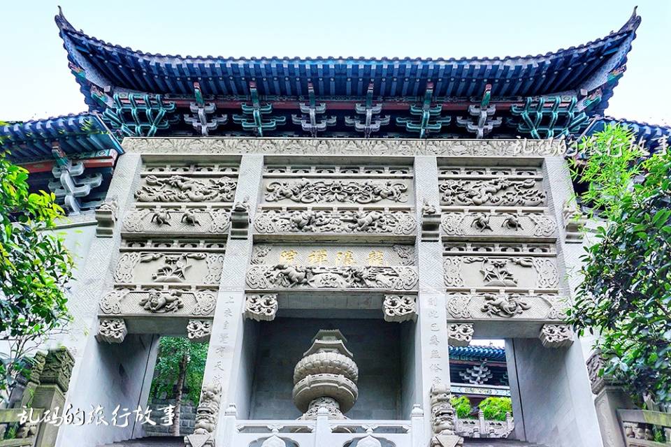 重庆这座寺庙，建筑木雕堪称一绝，明朝皇帝曾在此隐居却少有人知