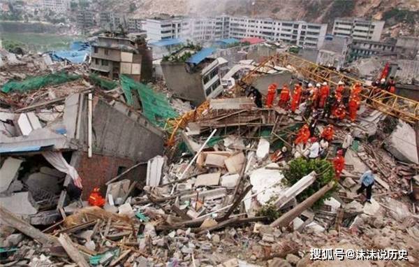 为何汶川大地震后房屋一片废墟，寺庙佛像却毫发无损，依然屹立