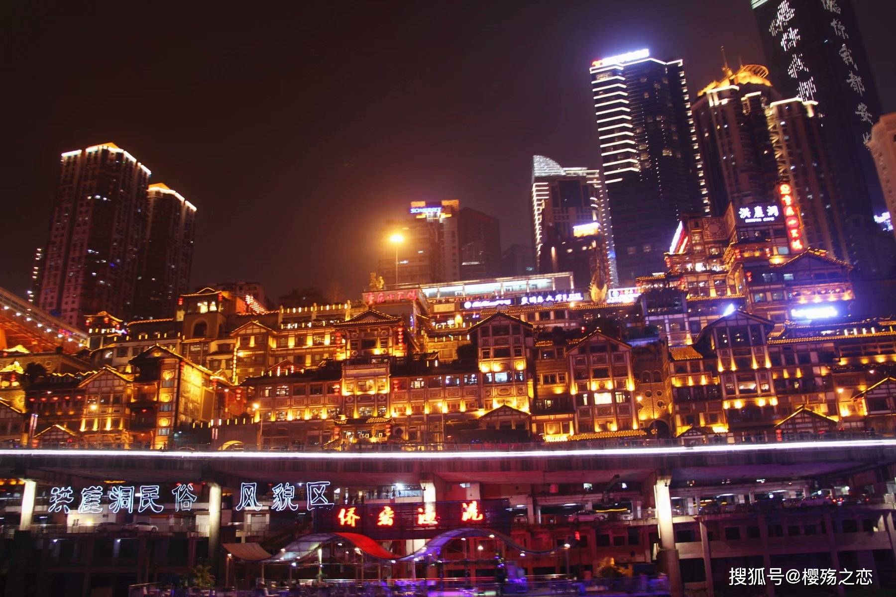 重庆身为顶尖的网红城市，又是著名的山城，为何没有网红级的名山