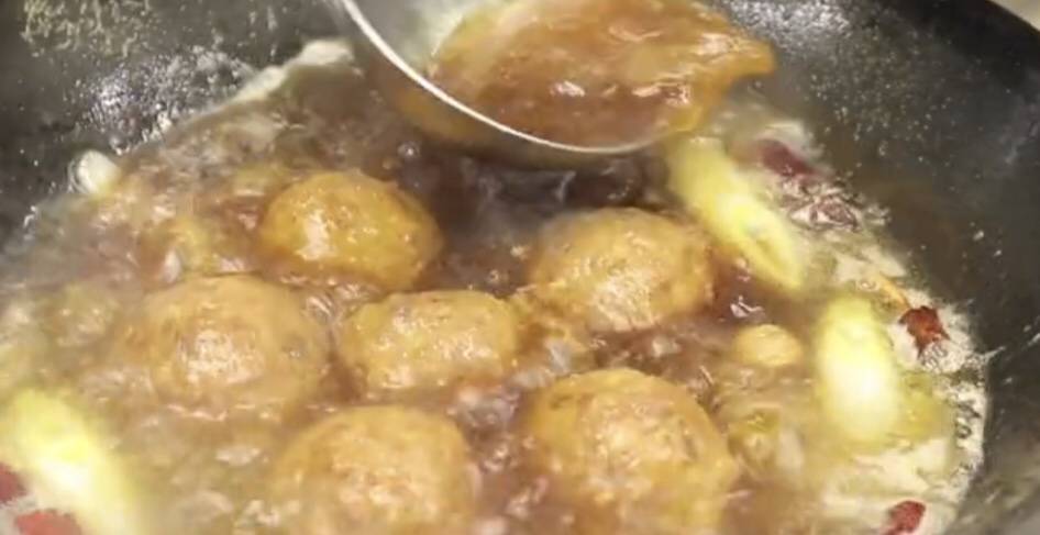 如何做红烧狮子头的料汁 535e14fcb1d940d8bf40efe9aeb8d93b.jpeg