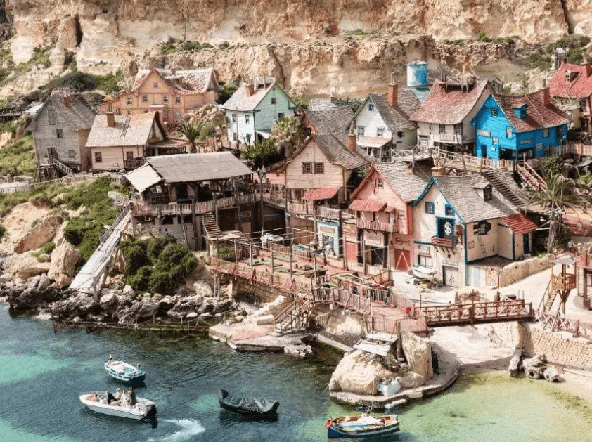 欧洲这座绝美村庄，为拍《大力水手》而建，门票160游客却都说值
