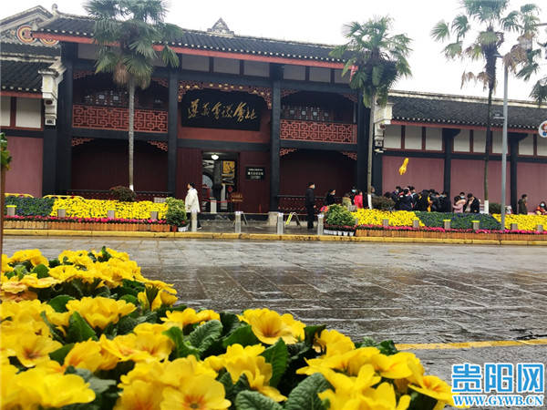 遵义:红城红灯迎牛年_老城