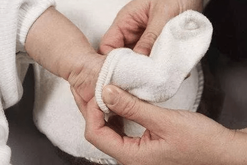 婴儿几个月不容易淹了 18a1106a748145bea0b44f074ed052f3.png