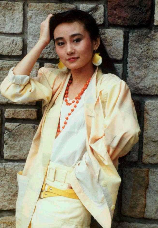 《踏浪》原唱去世,她出道即高峰但出道仅7年就"谢绝"娱乐圈_沈雁