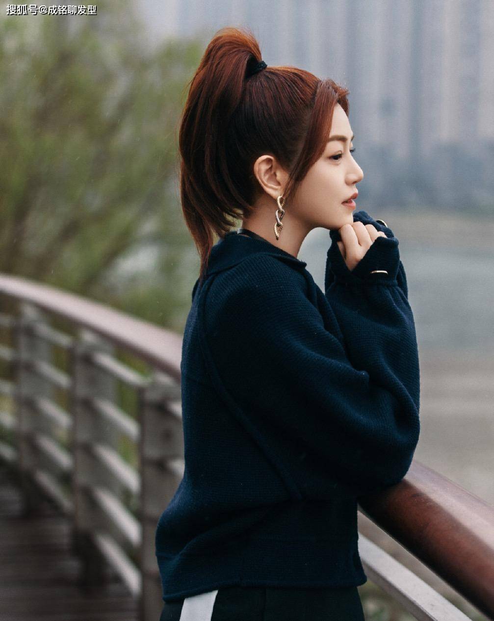 原创陈妍希再度回归清纯女神变身时尚达人首次公演人甜舞台炸