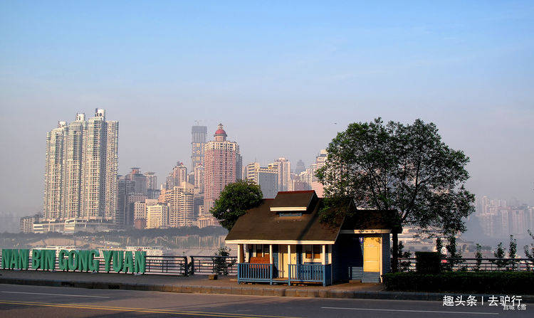 中国最火的网红城区，平均1公里挣近70亿元，年接待游客6700万