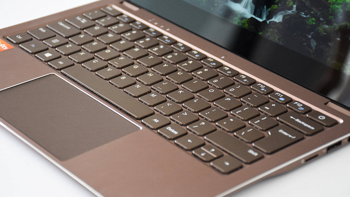 开箱中柏ezbookx3air笔记本轻薄便携的办公本