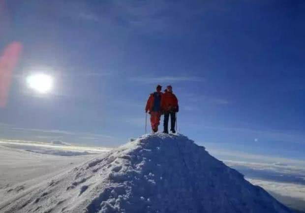 俗话说“上山容易下山难”，那登上珠穆朗玛峰的人，是如何下山的？