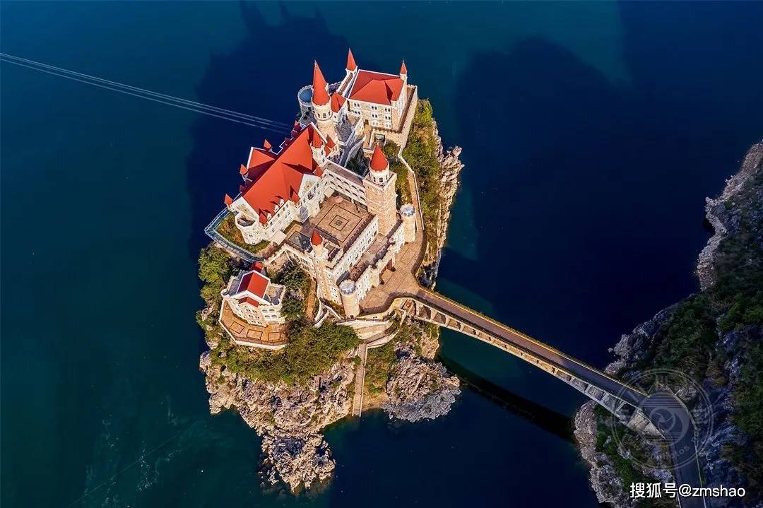 马尔堡城堡俯瞰图图片