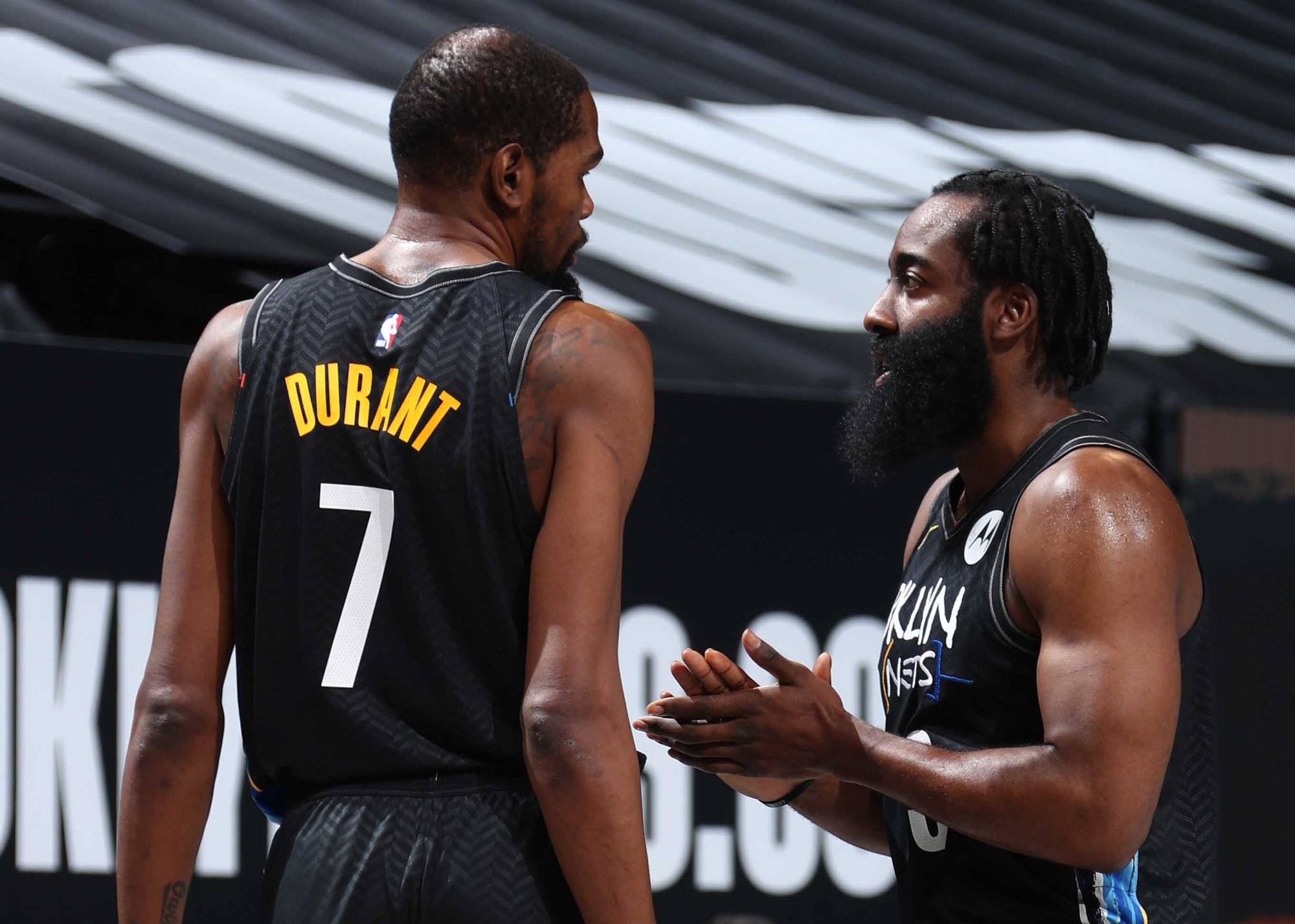 替补又提前退场kd连续17场20终结篮网7人上双却没人20