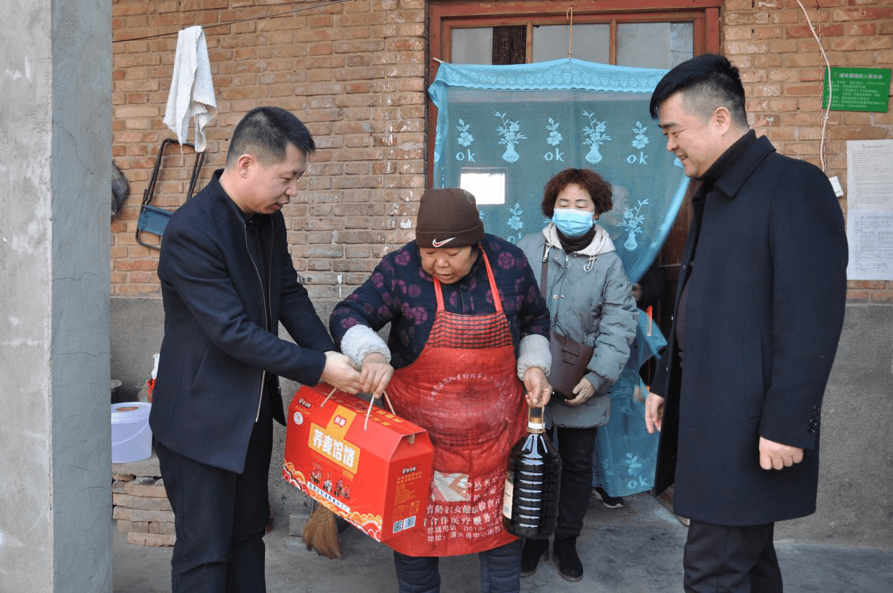 潼关分局:新春慰问送关爱浓浓情意暖人心