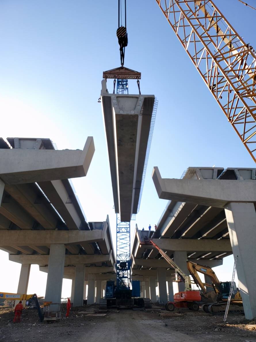 完成10万方混凝土构件预制拼装,s7公路基本结构贯通