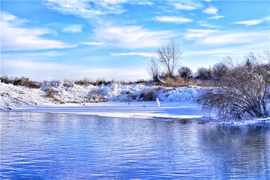 黑龙江有个神奇的地方，零下30度河面不结冰，河水14度，美如仙境