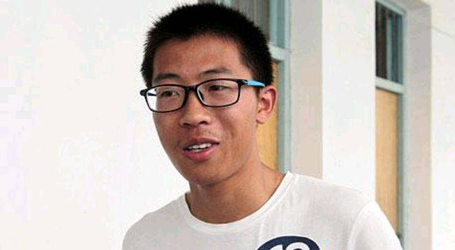 朱攀出生于江西省婺源县的一个农村普通家庭,他在家里排行老二,上面