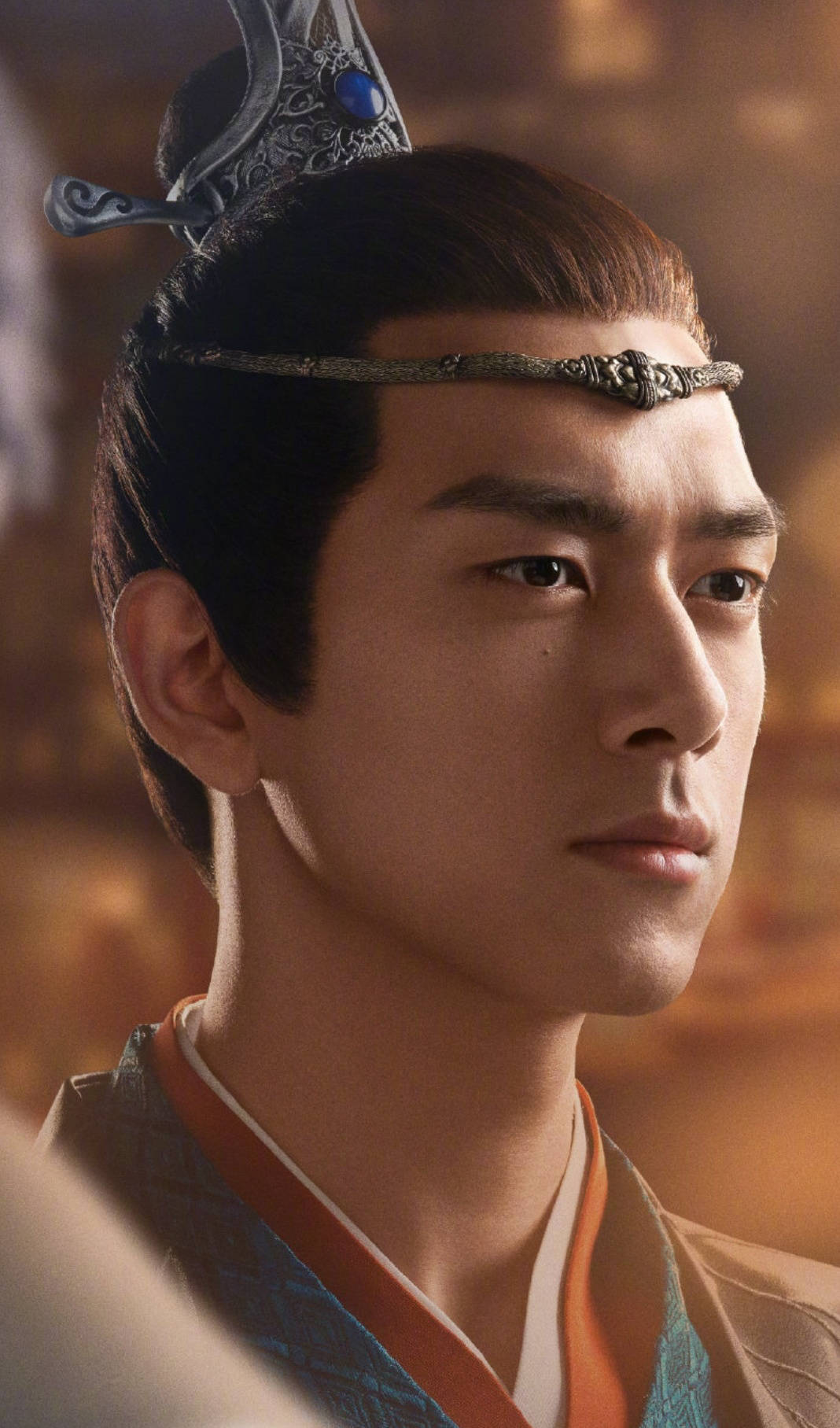 李现晒出自己的古装造型自拍,这是又拍了什么新剧的造型吗?