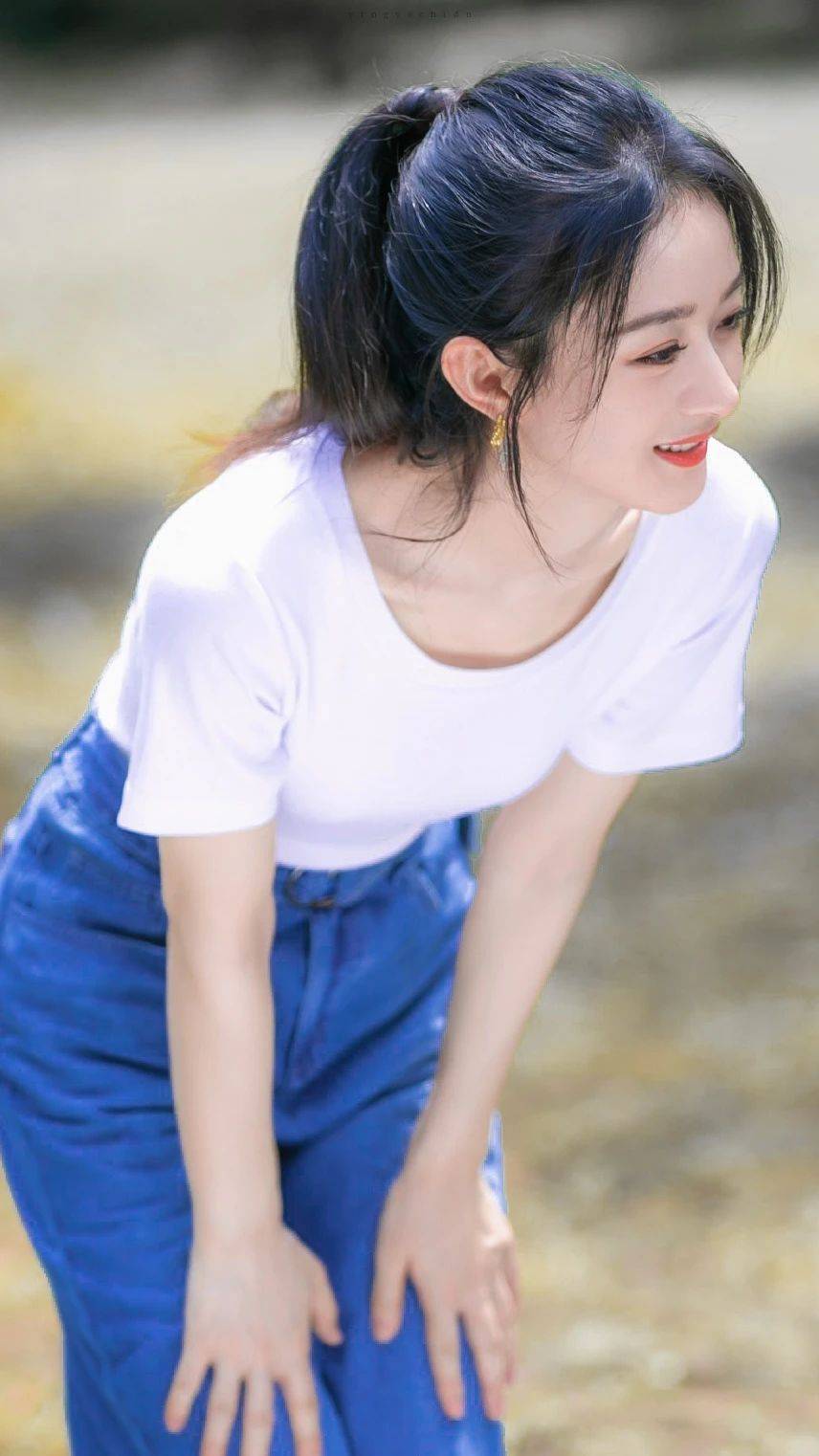 赵丽颖壁纸 你是刹那清艳的一瞥 此后粉黛三千无人能入我眼 行走