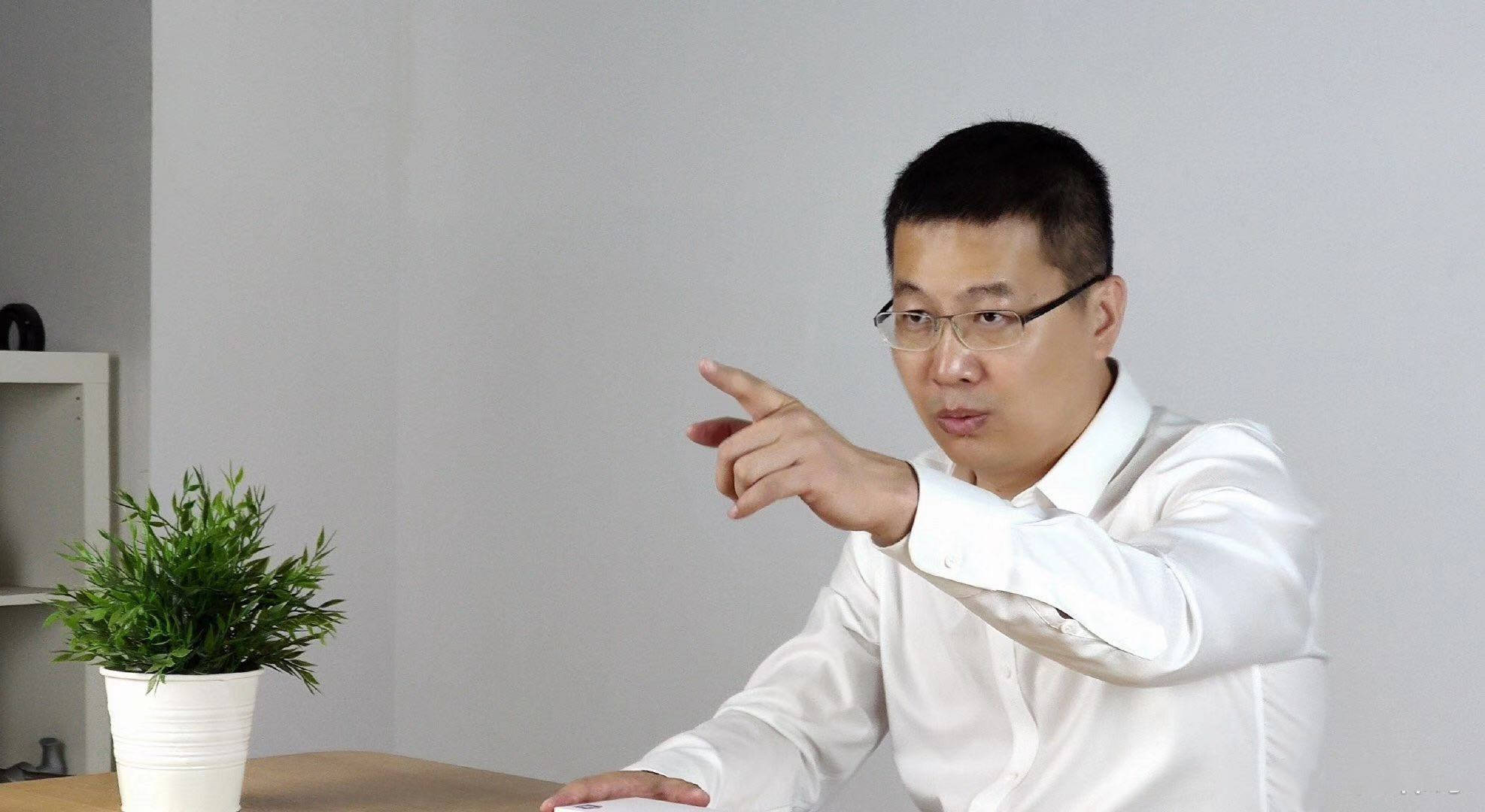 卢伟冰突然宣布redmik40确认发布时间网友幸福来得太突然