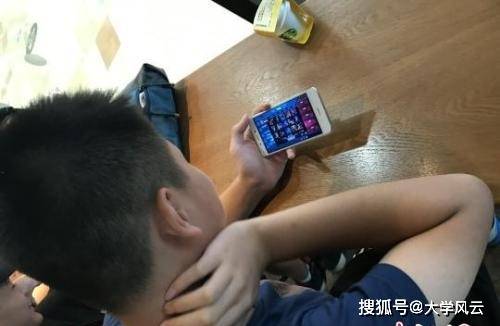 玩手机眼睛痛怎么办 42e584a249f0427a8990ec9f080dafa9.jpeg