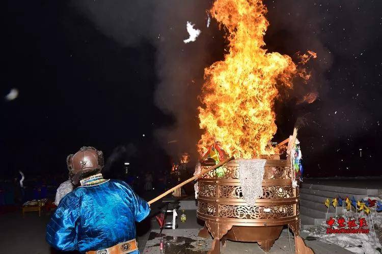 蒙古族祭火流淌出来的年味