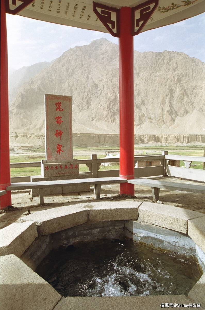 原创中国第一神山巍峨磅礴充满神秘色彩为何常年有军队驻扎