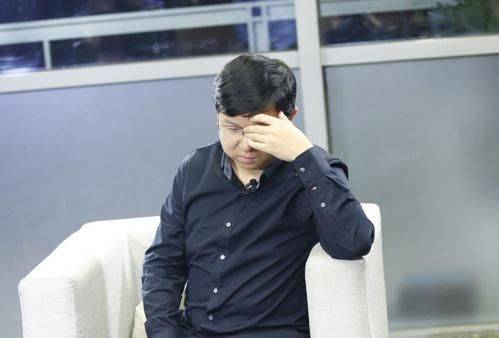 快手|你用小霸王玩游戏，他拿去学编程!如今他坐拥1500亿!你呢?