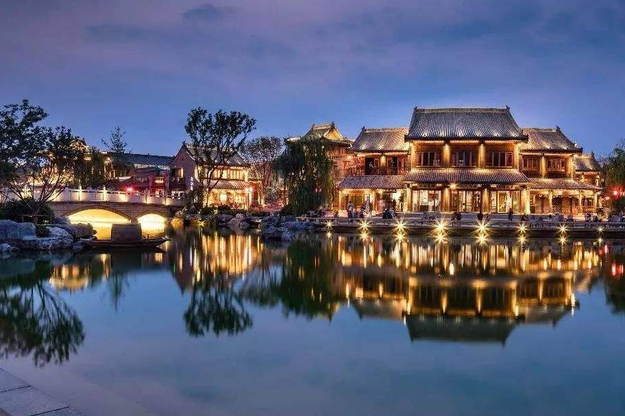河南的一座假古镇，耗资260.8亿，被称“洛阳明珠”