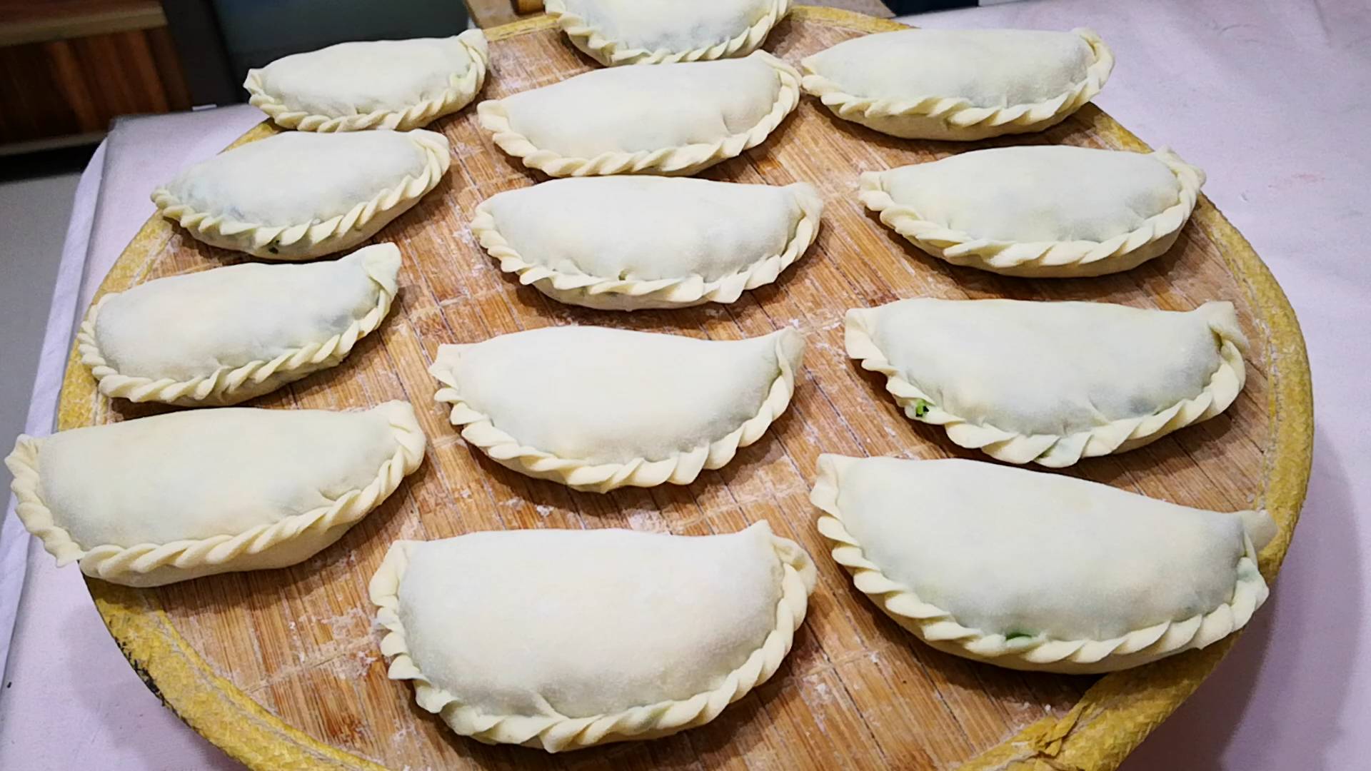 大年初三吃"合子",寓意和气生财,老传统甭丢,吃完财源滚滚来