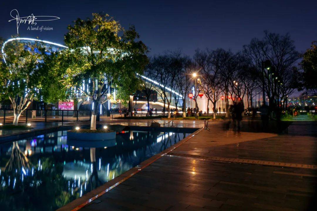 要看杭州的夜景,还是得来钱江新城,过年期间每天晚上三场灯光秀