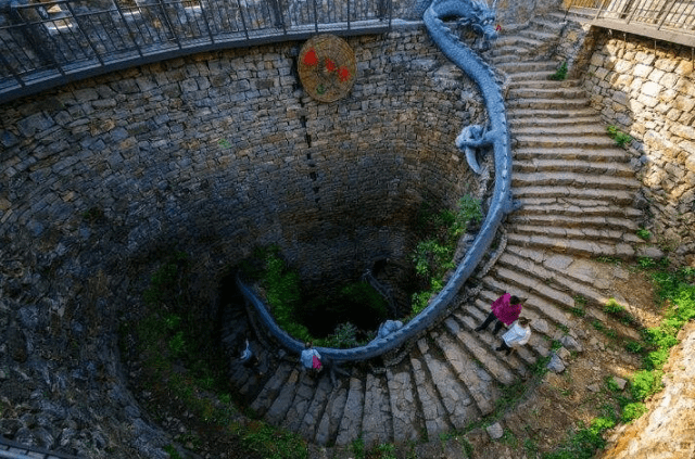 山东最“奇特”的一口井：深26米，为方便取水在井内建108级阶梯