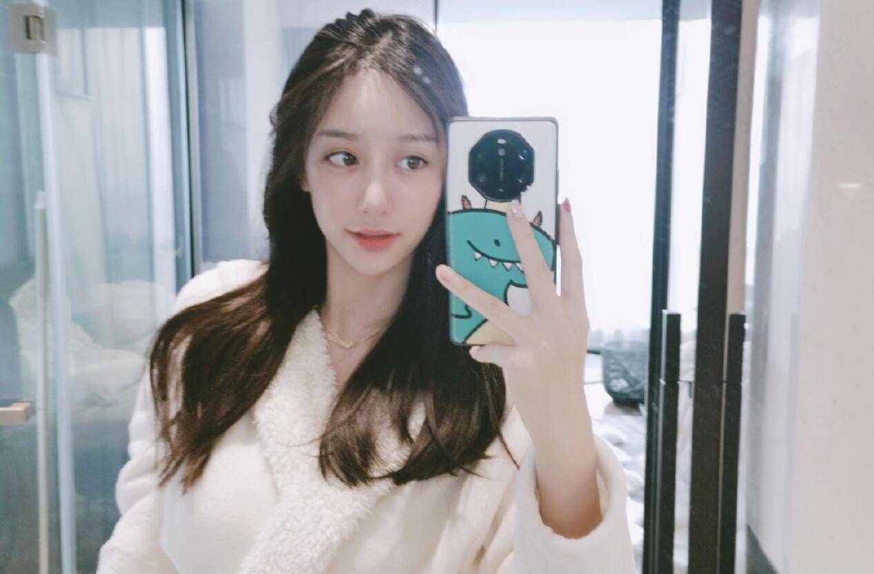 原创南波儿回乡下过节炸牛屎小细节被指有问题同为乡村迪妹太真实