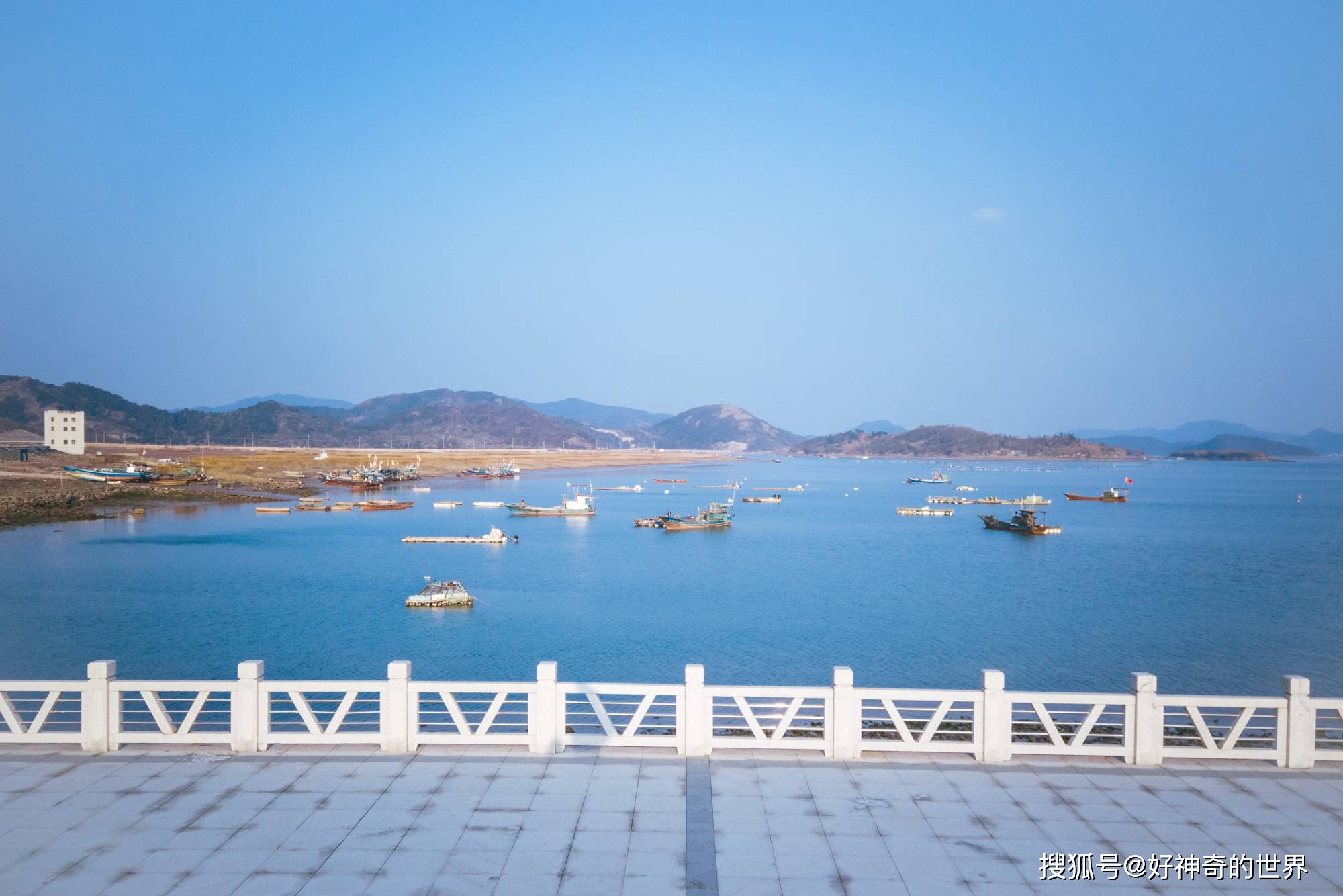 宁波版“海上西湖”，沙滩堤坝适合亲子游，不在市区却在宁波奉化