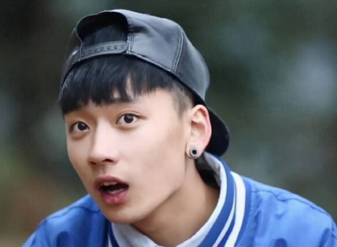 原创变形计最幸运山村女孩被认作干女儿一到假期就变作白富美