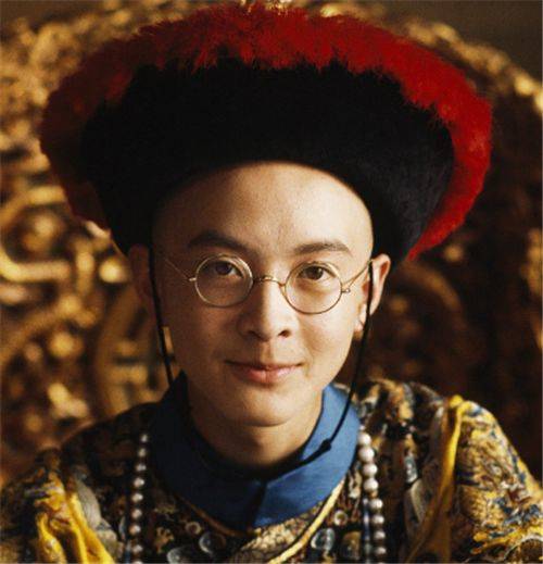 原创溥仪晚年去理发看到吹风机后说了一句话至今被后世当成笑谈