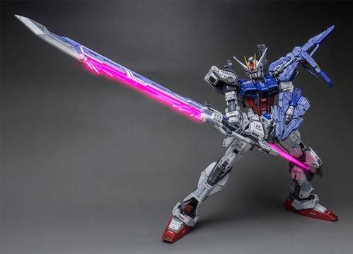 高达用光束军刀就是弱鸡,实体剑才是王道?四十米大刀以一当百