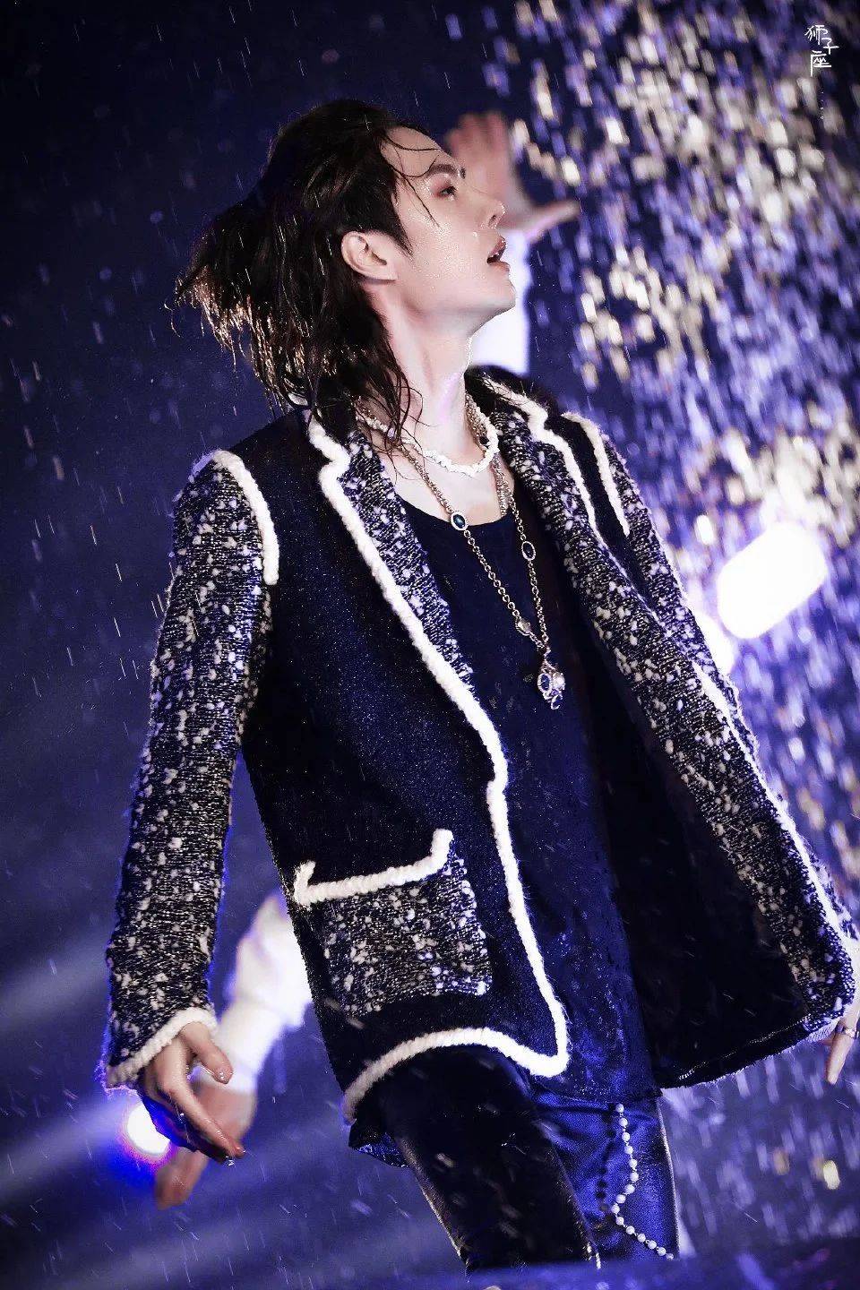 王一博京剧壁纸来一波,神秘的眼神绝美的侧颜,充满戏剧张力!(图13)