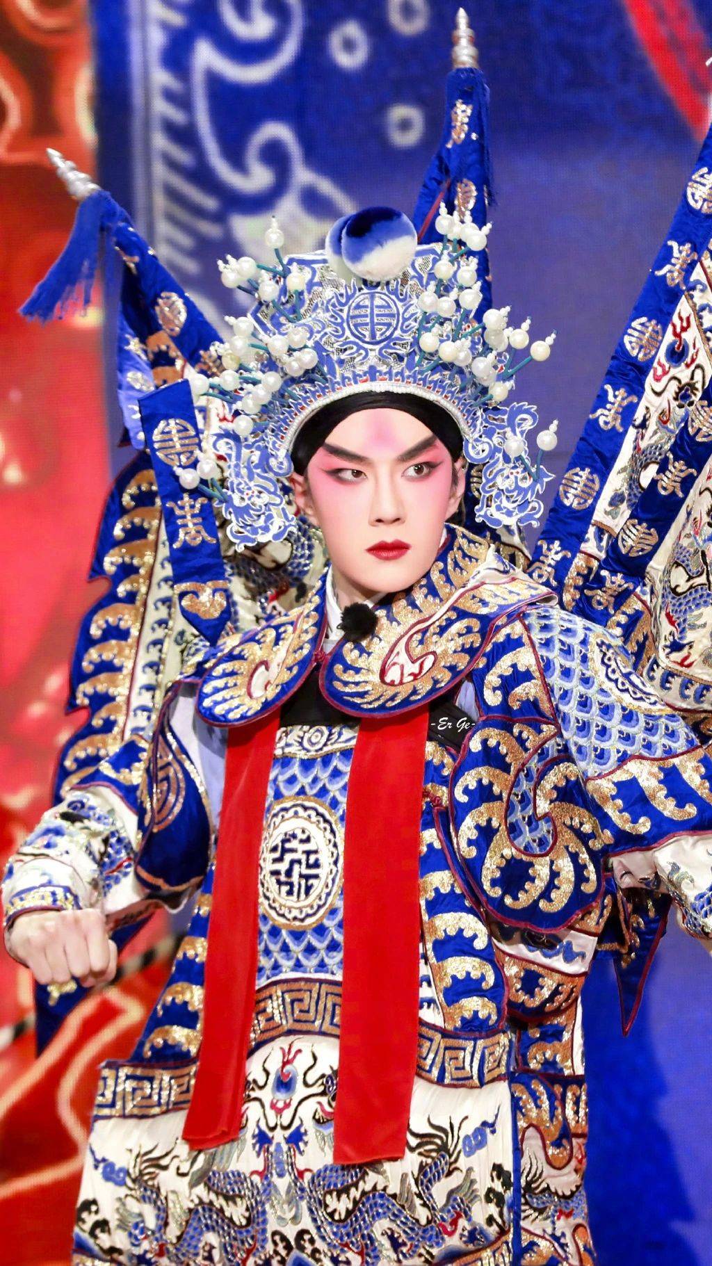 王一博京剧壁纸来一波,神秘的眼神绝美的侧颜,充满戏剧张力!_世界