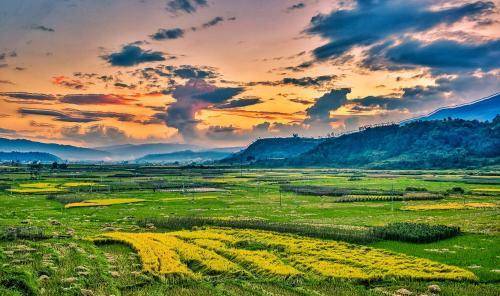 云南的边陲小城，拥有几十处泉眼，被称为温泉的故乡