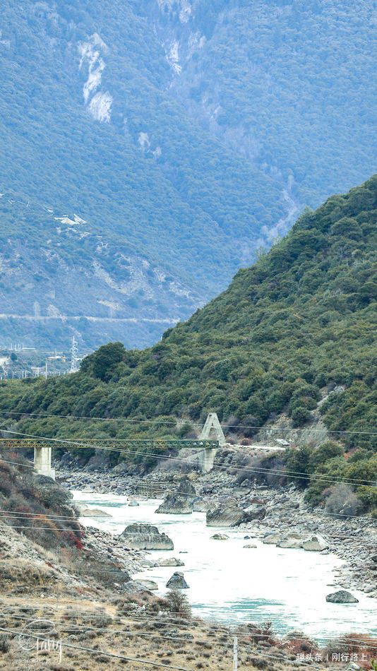 在林芝旅行，看路上见闻，感叹这些年林芝发展变化真快