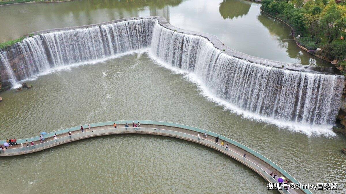 亚洲第一大人工瀑布，气势磅礴耗资10亿元，是695万人的备用水源
