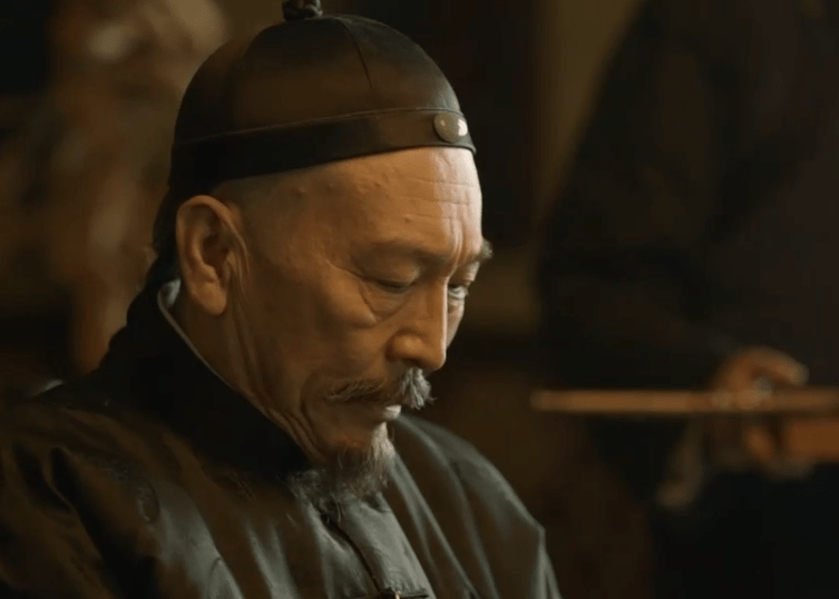 觉醒年代剧照回到前面的话题,辜鸿铭那么傲慢且又眼高于顶的人物,为何