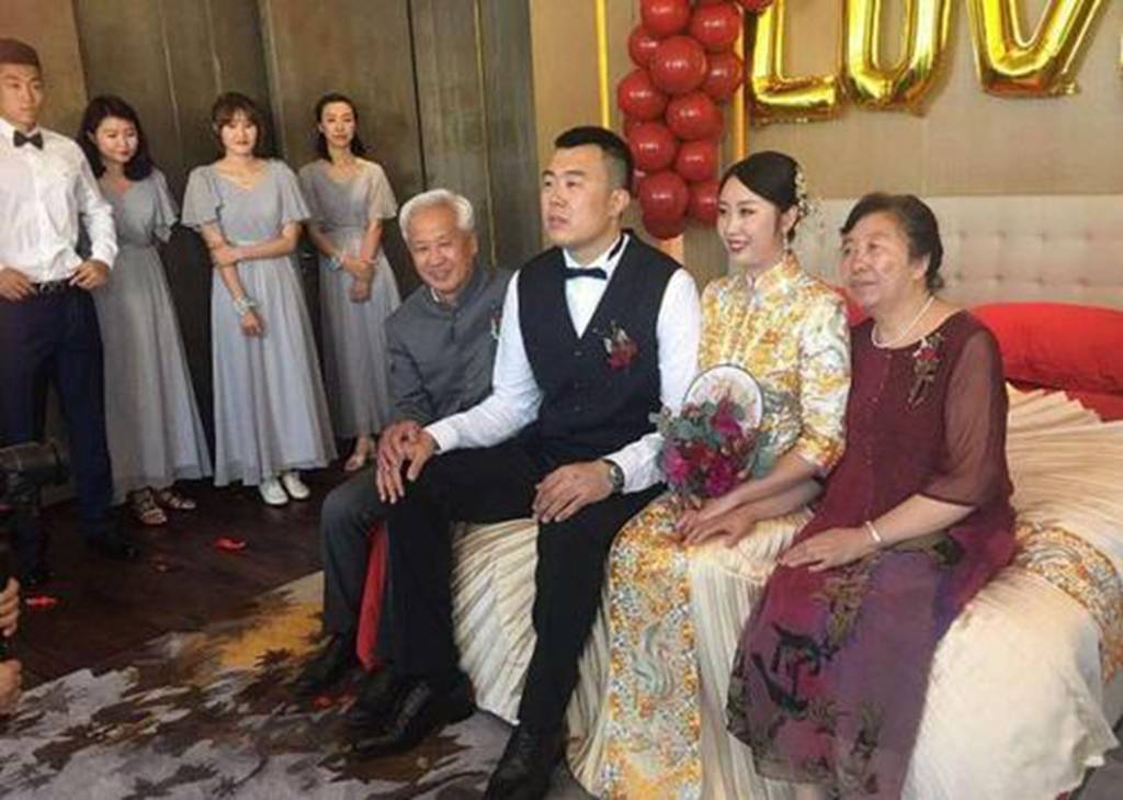 韩德君儿子成为新队宠险些错过辽篮推迟婚礼妻子没有怨言