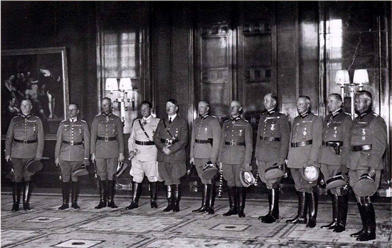 德军为什么那么能打?因为有普鲁士军官团-条顿骑士团的后代