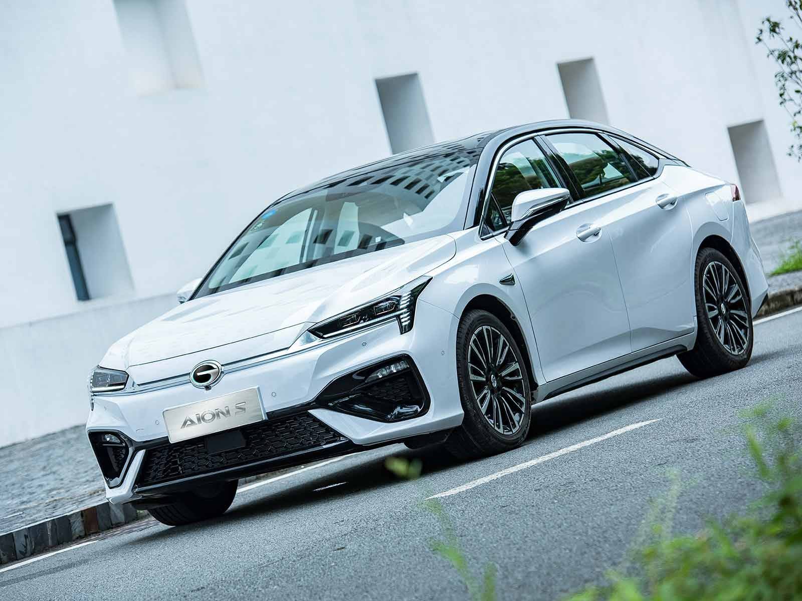 销量即将突破10万台,aion s成就中国品牌纯电车型高价值热销典范